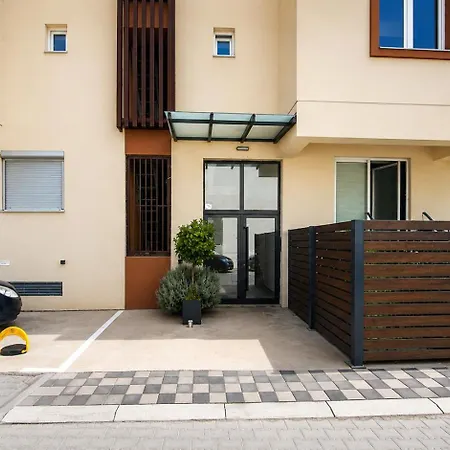 Апартаменты Modern With Free Parking Скопье