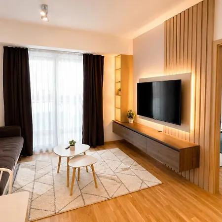 Апартаменты Modern With Free Parking